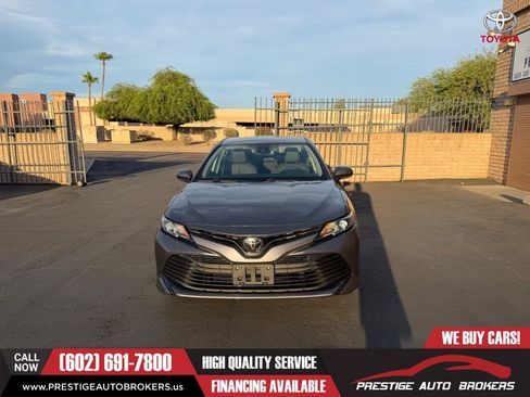 Used 2019 Toyota Camry LE w/ Convenience Package FWD image 4
