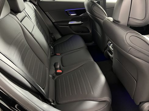 Used 2026 Mercedes-Benz GLC 300 4MATIC image 23