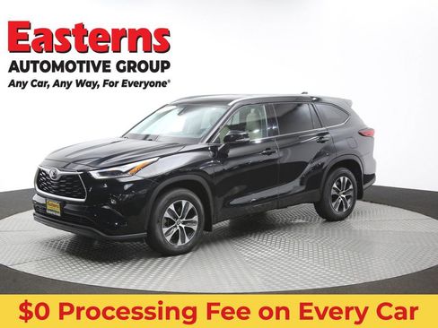 Used 2021 Toyota Highlander XLE AWD/4WD image 58