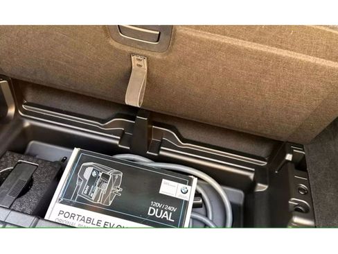 Used 2022 BMW iX xDrive50 w/ Premium Package image 11