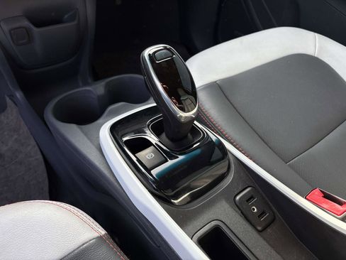 Used 2018 Chevrolet Bolt Premier w/ Driver Confidence II Package image 12