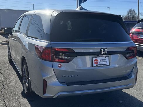 New 2026 Honda Odyssey Touring image 3
