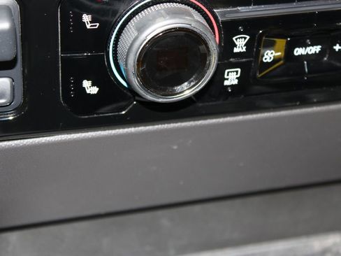 Used 2024 Chevrolet Silverado 1500 LT Trail Boss w/ Convenience Package II image 31