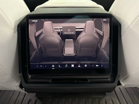 Used 2024 Tesla Cybertruck AWD Crew Cab image 30