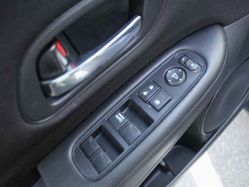 Used 2016 Honda HR-V LX image 12