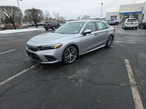 Certified 2023 Honda Civic Touring image 3