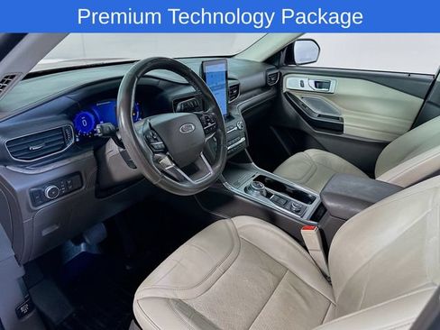Certified 2020 Ford Explorer Platinum w/ Premium Technology Package AWD/4WD image 11
