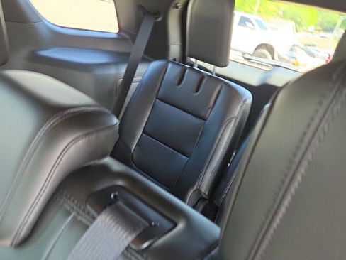 Used 2018 Ford Explorer XLT w/ Equipment Group 202A AWD/4WD image 13