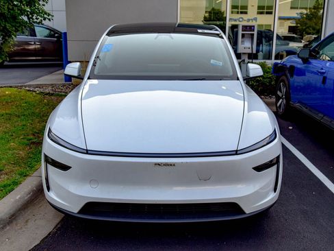 Used 2026 Tesla Model Y Long Range AWD/4WD image 13