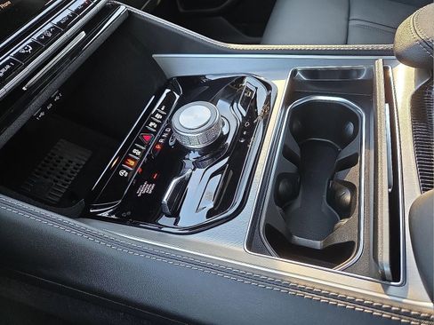 New 2026 Jeep Grand Wagoneer 4WD w/ HD Trailer Tow Package image 25