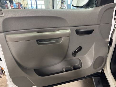 Used 2008 GMC Sierra 2500 W/T w/ Work Truck Preferred Package image 9