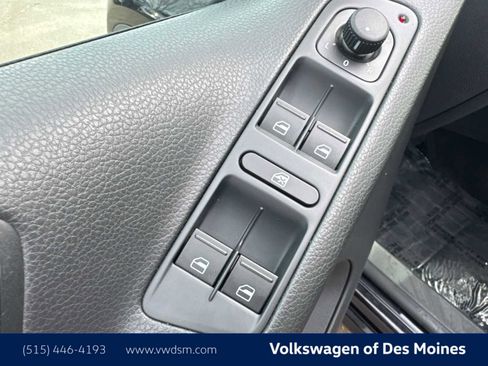 Used 2015 Volkswagen Tiguan SE image 22