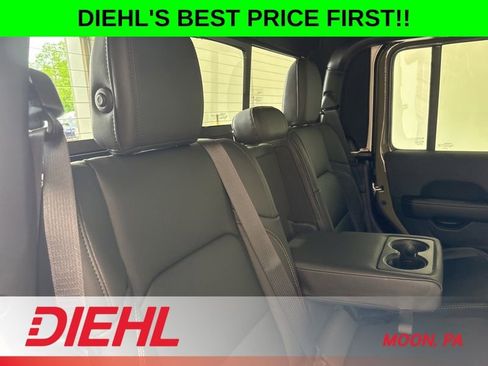 New 2026 Jeep Gladiator Sport AWD/4WD image 10