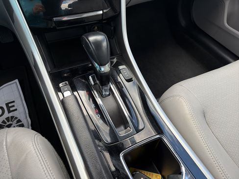 Used 2016 Honda Accord Touring image 20