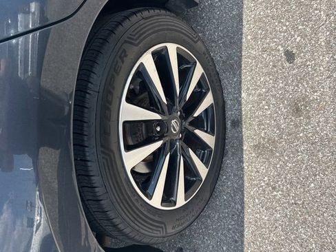 Used 2018 Nissan Altima 2.5 SV image 9