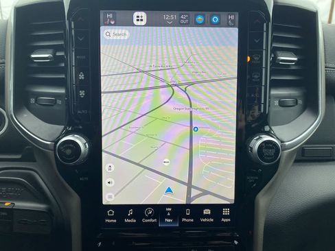 Used 2024 RAM 3500 Laramie image 18