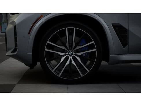 Used 2026 BMW X5 sDrive40i w/ Executive Package image 7