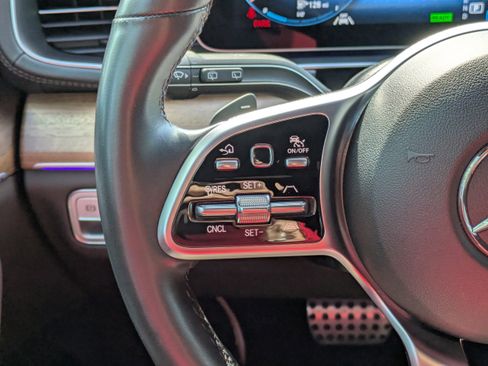 Used 2022 Mercedes-Benz GLS 450 4MATIC image 18