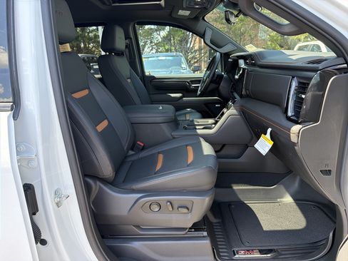 Used 2025 GMC Sierra 2500 AT4 w/ AT4 Premium Plus Package AWD/4WD image 35