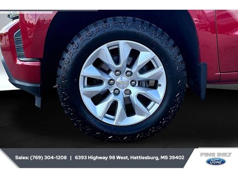 Used 2020 Chevrolet Silverado 1500 Custom w/ Custom Value Package AWD/4WD image 7