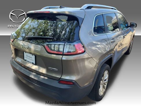 Used 2019 Jeep Cherokee Latitude w/ Popular Appearance Group FWD image 17