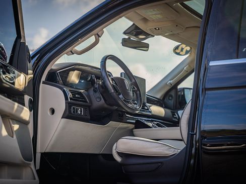 Used 2022 Lincoln Navigator Black Label image 25