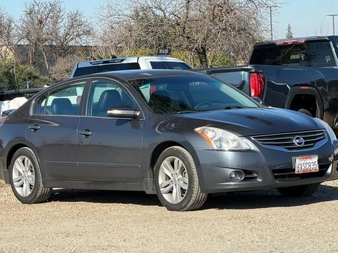 Used 2012 Nissan Altima 3.5 SR w/ Sport Pkg image 10