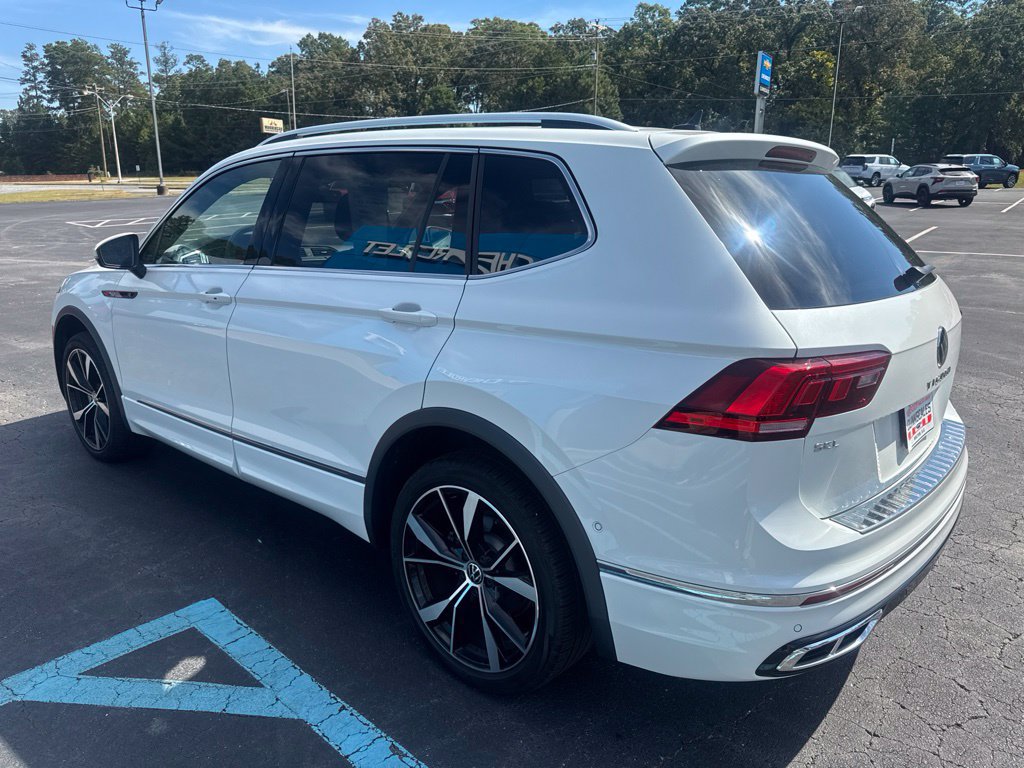 Used 2023 Volkswagen Tiguan SEL R-Line AWD/4WD image 4
