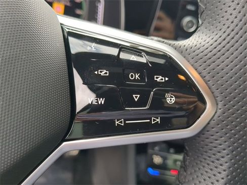 Certified 2025 Volkswagen Jetta GLI Autobahn image 28