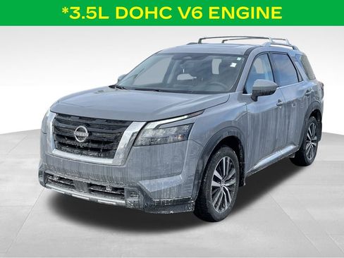 Used 2025 Nissan Pathfinder Platinum w/ Cargo Package image 4