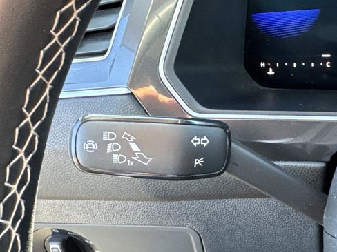 Certified 2023 Volkswagen Tiguan SE w/ Panoramic Sunroof Package image 27