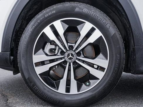 Certified 2025 Mercedes-Benz GLB 250 4MATIC image 19