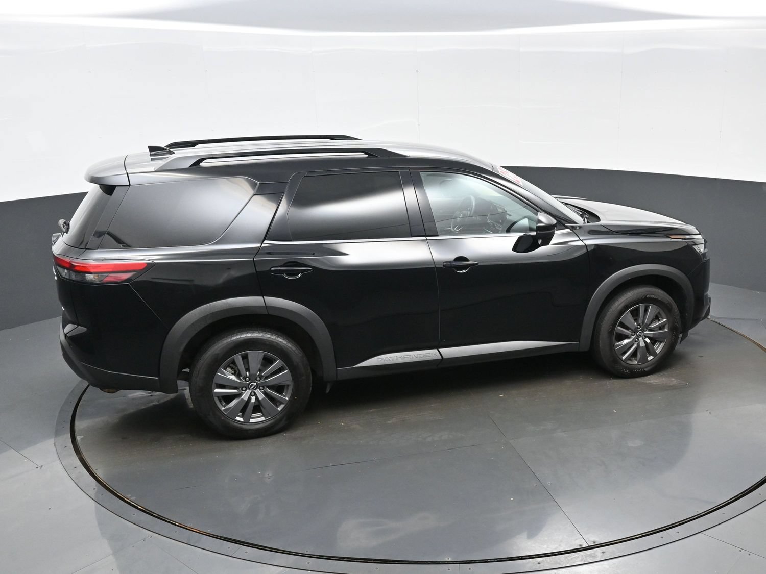 Used 2025 Nissan Pathfinder SV AWD/4WD image 44