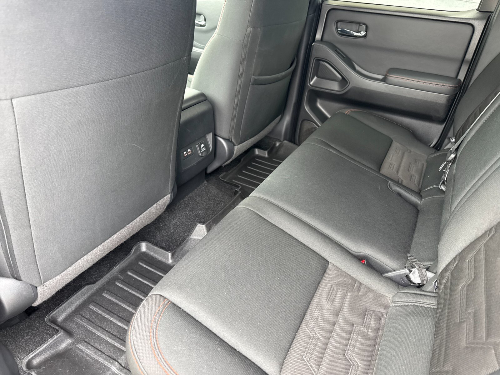 Used 2023 Nissan Frontier Pro-X w/ Pro Convenience Package RWD image 11