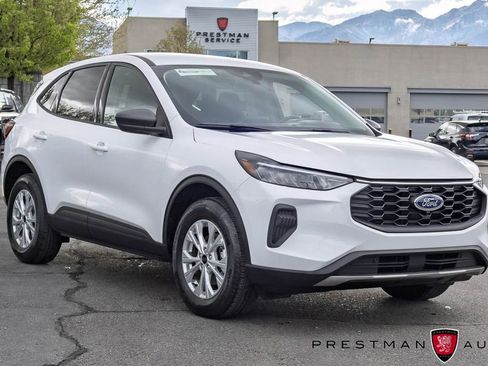 Used 2025 Ford Escape Active AWD/4WD image 10
