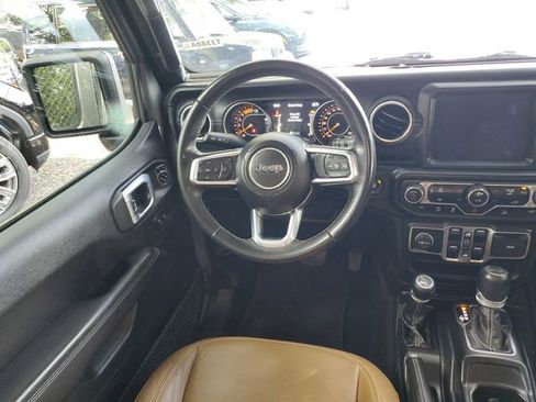Used 2020 Jeep Wrangler Unlimited Sahara AWD/4WD image 12