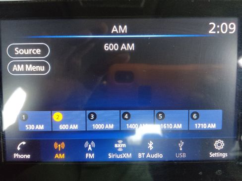 Used 2021 Nissan Versa SV FWD image 25