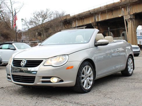 Used 2009 Volkswagen Eos Komfort image 3