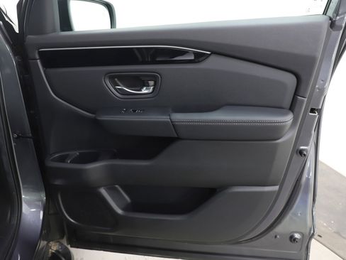 Used 2025 Honda Pilot EX-L image 13