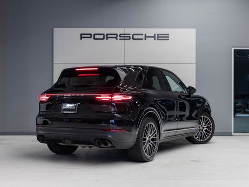 Certified 2023 Porsche Cayenne image 7