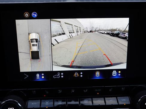 Certified 2025 Chevrolet Colorado ZR2 w/ Technology Package image 36