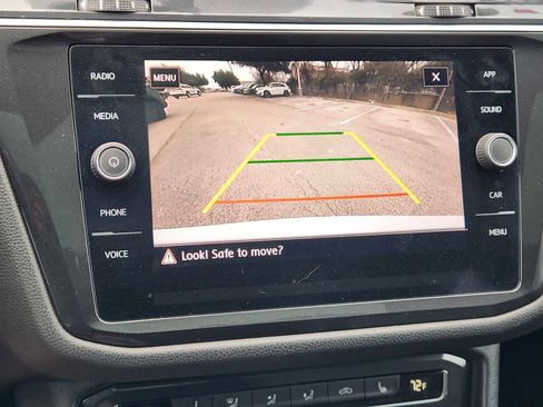 Used 2019 Volkswagen Tiguan SE w/ Panoramic Sunroof Package image 18