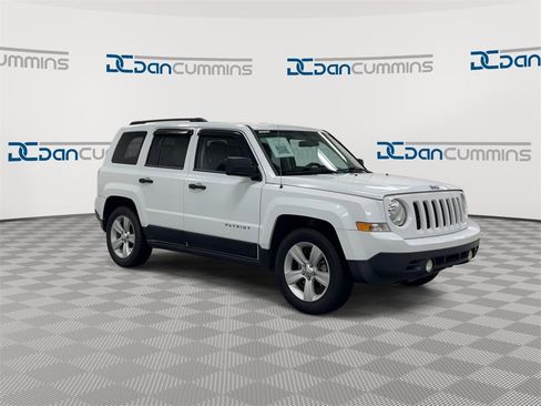 Used 2015 Jeep Patriot Sport w/ Tire & Wheel Group image 2