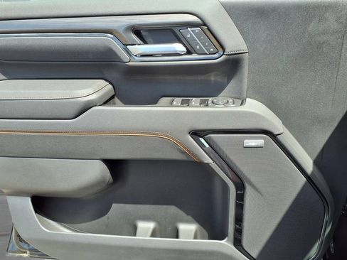 New 2026 GMC Sierra 2500 AT4 w/ AT4 Premium Plus Package AWD/4WD image 17