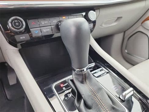 Used 2022 Jeep Compass Limited image 27