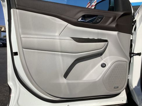 Used 2020 GMC Acadia SLT w/ Trailering Package image 33