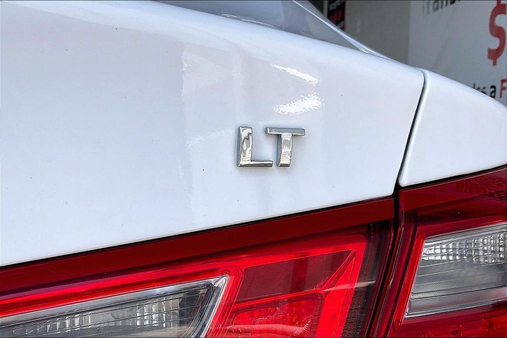 Used 2024 Chevrolet Malibu LT FWD image 19
