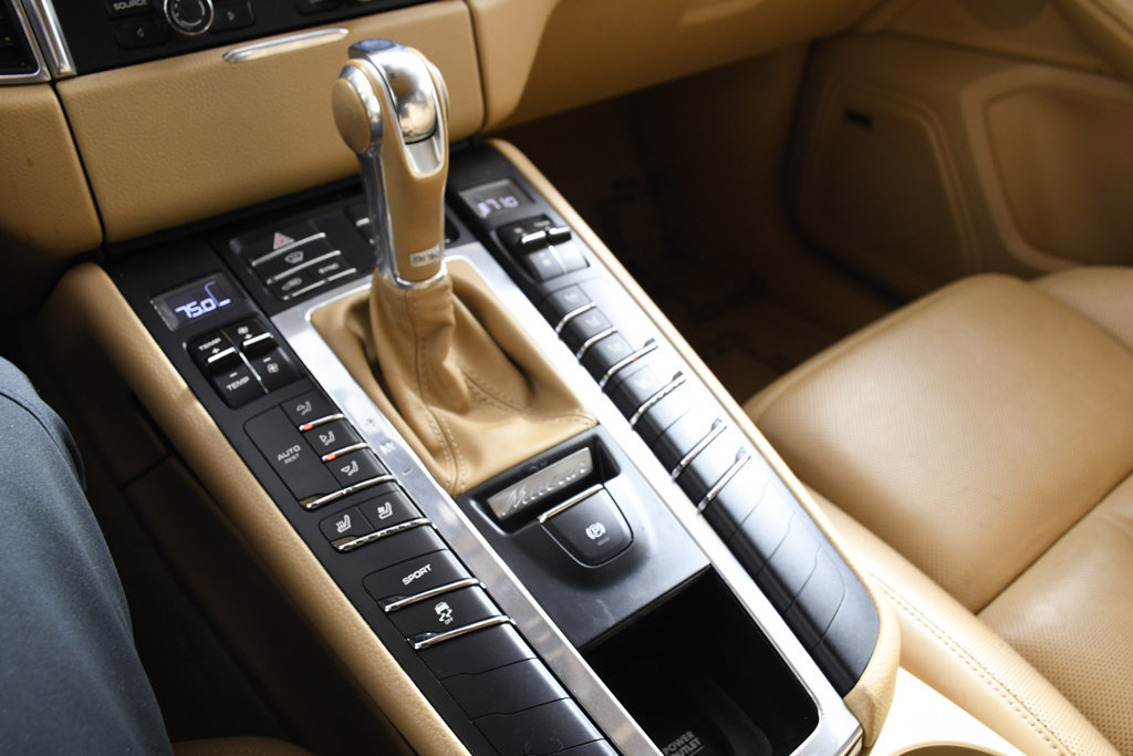 Used 2015 Porsche Macan S AWD/4WD image 31