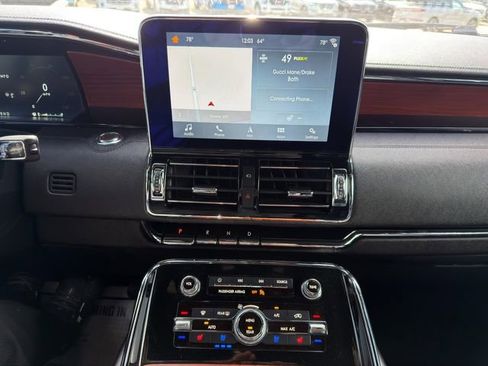 Used 2019 Lincoln Navigator Select w/ Technology Package image 27