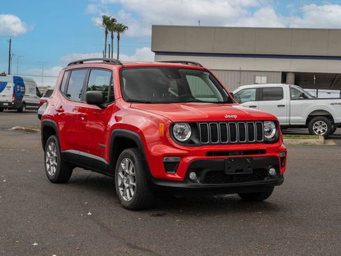 Used 2022 Jeep Renegade Latitude AWD/4WD image 1